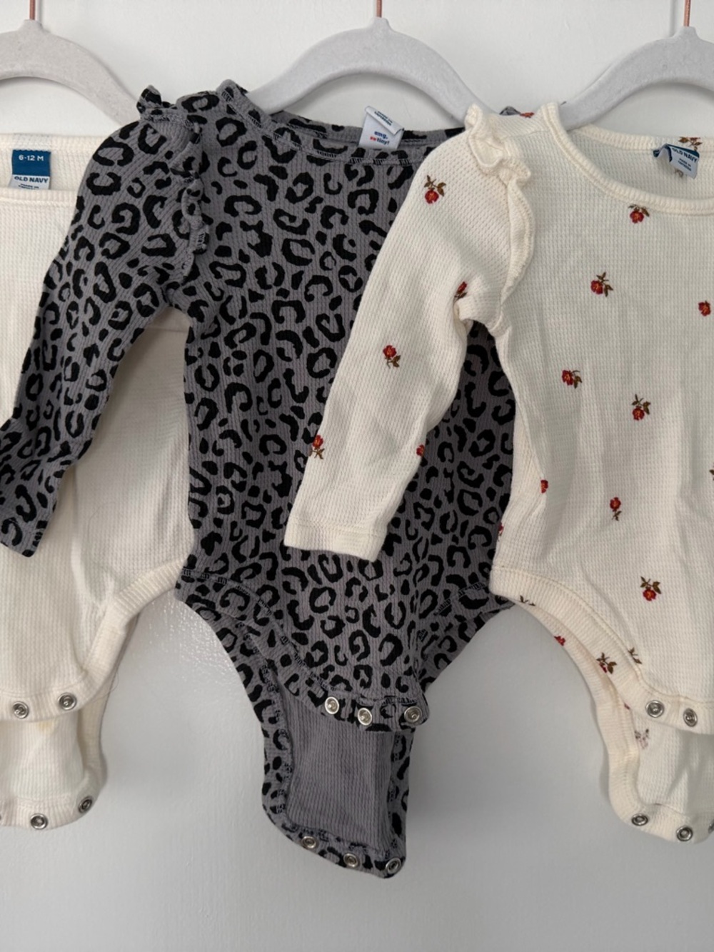 Old Navy One-Piece Bodysuit bundle of 3 baby girl size 6-12m